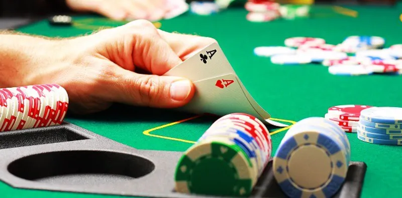 Poker Texas là sự kết hợp tuyệt vời giữa chiến thuật, may mắn và tâm lý 